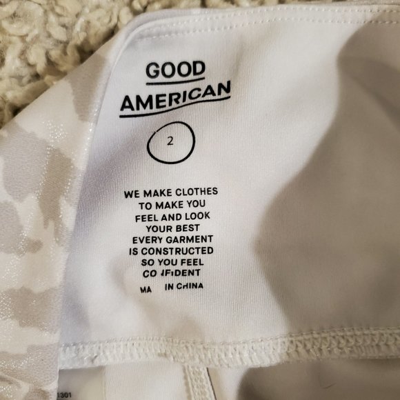 GOOD AMERICAN | Icy Snow Leopard Foil Crop Athletic Yoga Leggings (Size S / 2) - Picture 8 of 8